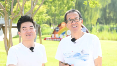 一場(chǎng)大肆張揚的內訌